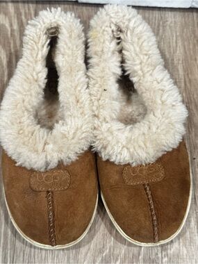 UGG Kids Chestnut Shearling Slippers Youth 3 Women 5 Cozy Suede House Shoes